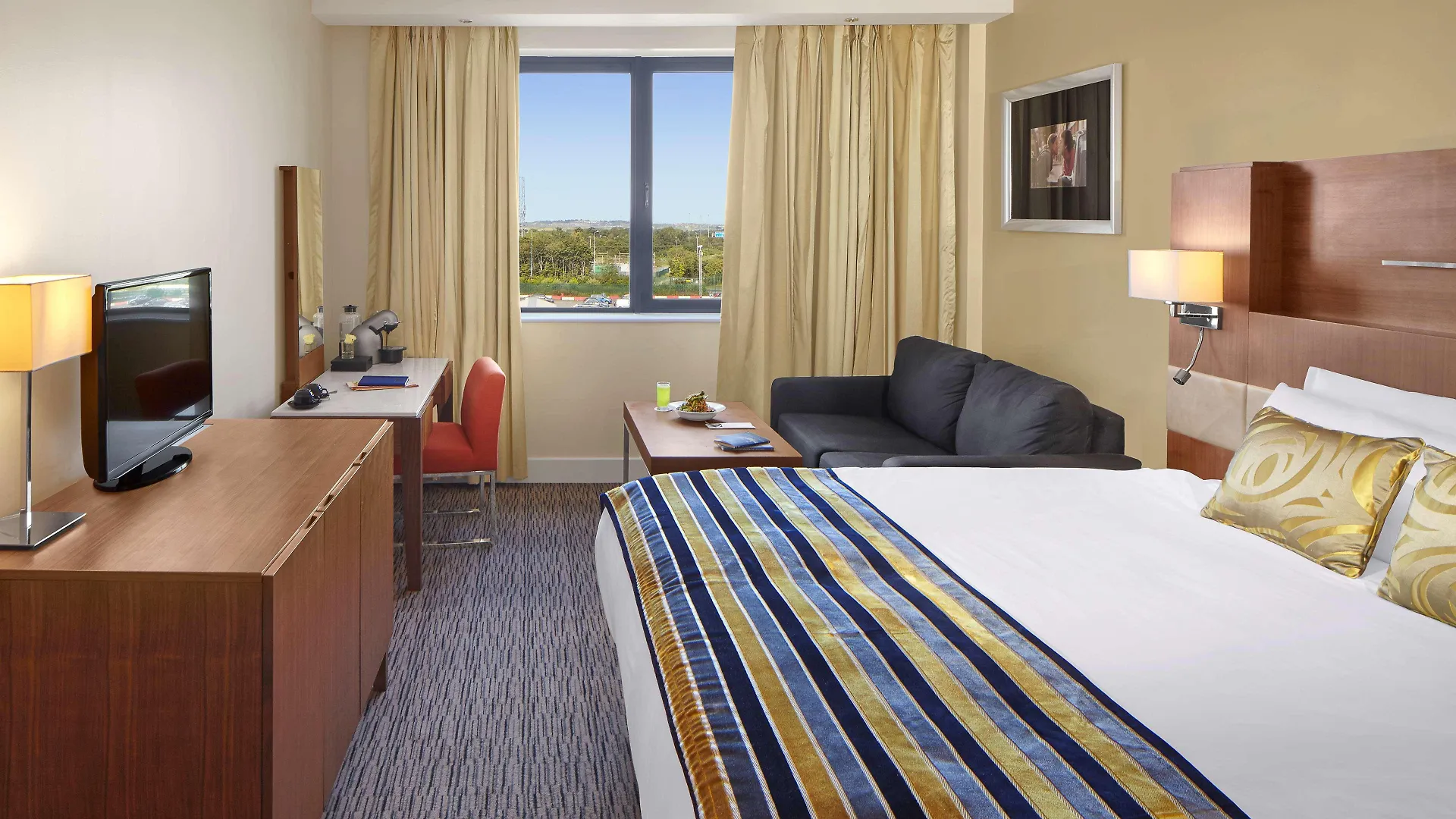 Radisson Blu Hotel Dublin Airport Cloghran 4*,  Ireland