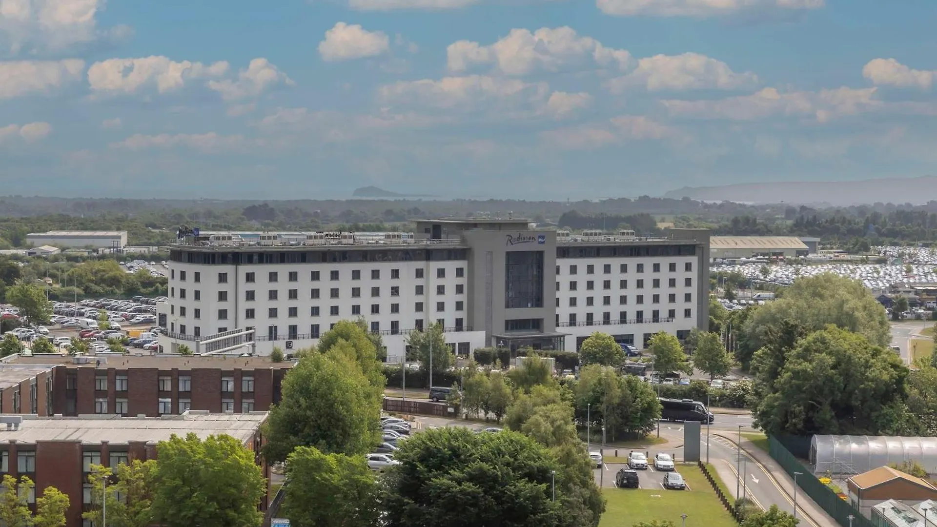 Radisson Blu Hotel Dublin Airport Cloghran 4*,