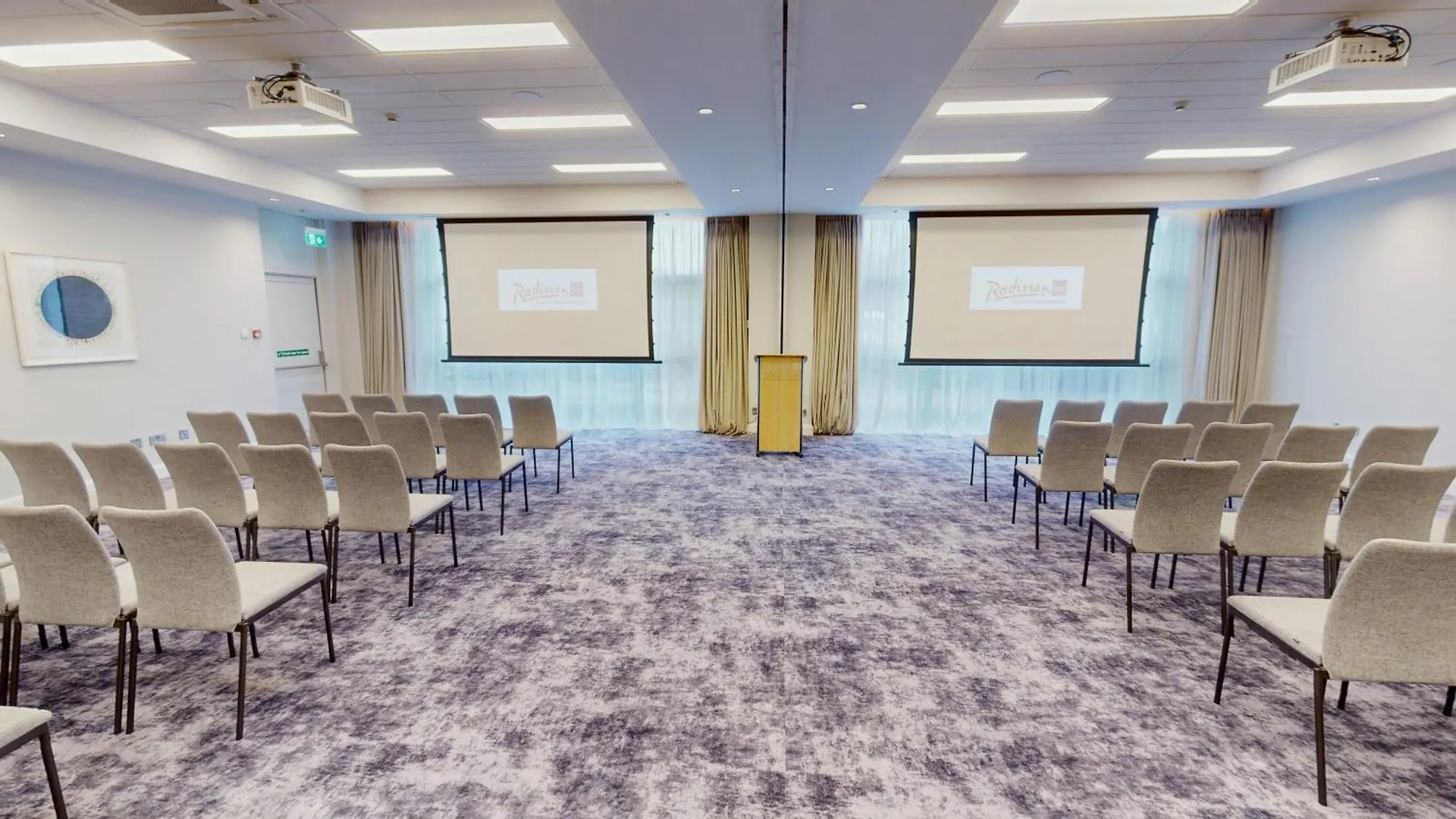 Radisson Blu Hotel Dublin Airport Cloghran 4*,  Ireland